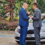 Кирил Петков за снимката на Пеевски: Славчев ме спря на тротоара - Zashtoto